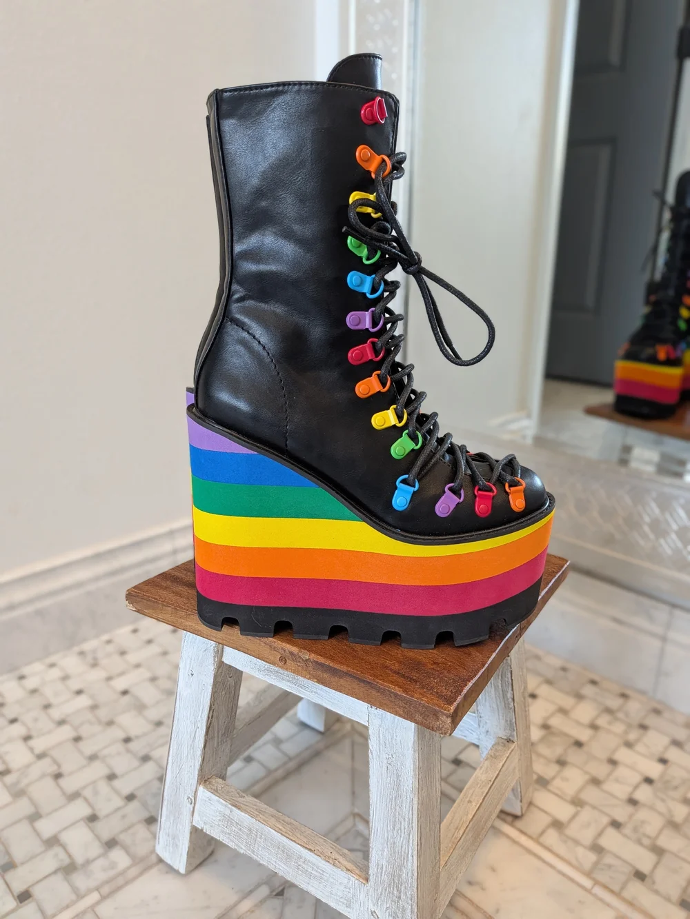 NWOT Women’s 7 Club Exx Rainbow Platform Ankle Boots NEVER WORN